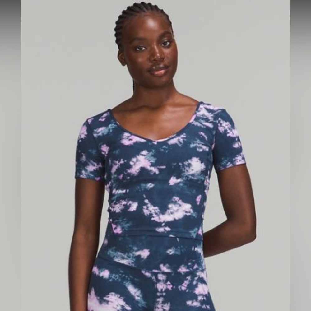 Lululemon Align Cropped V Neck tee